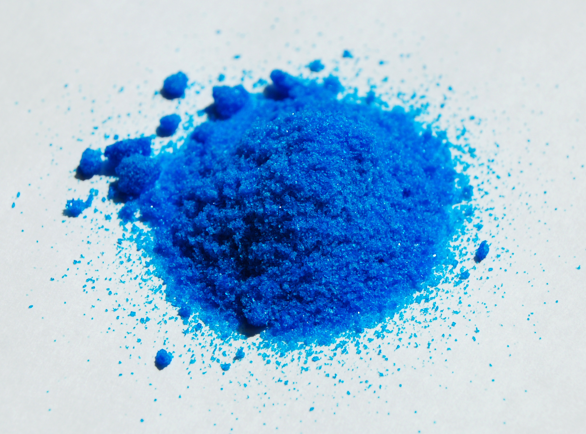 نيترات النحاس II (نيترات النحاس الثنائي) Copper ( II ) Nitrate Cu(NO3)2